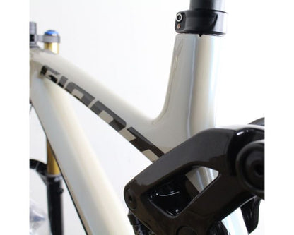 Giant Glory Advanced Carbon 2023/24